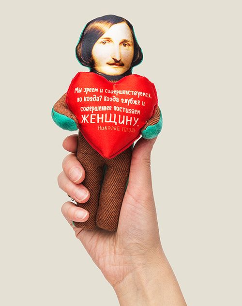 Игрушка Гоголь с сердечком