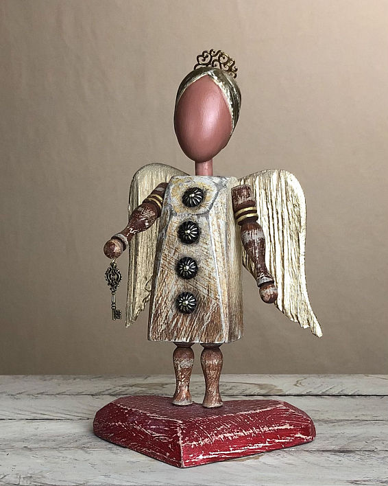 Статуэтка Ангел с ключиком в руках на сердце
