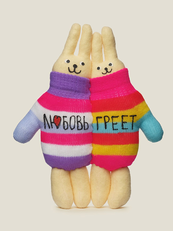 Игрушка из варежек Любовь греет для влюбленных, для молодоженов, для свадьбы